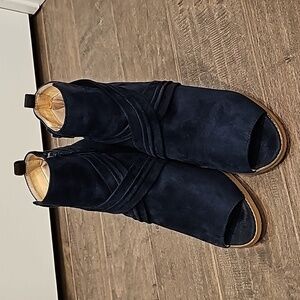 Journee Sabeena Collection Navy Boots sz 9